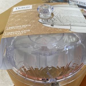 Godinger Dublin collection cake and serving stand with 6 functions.